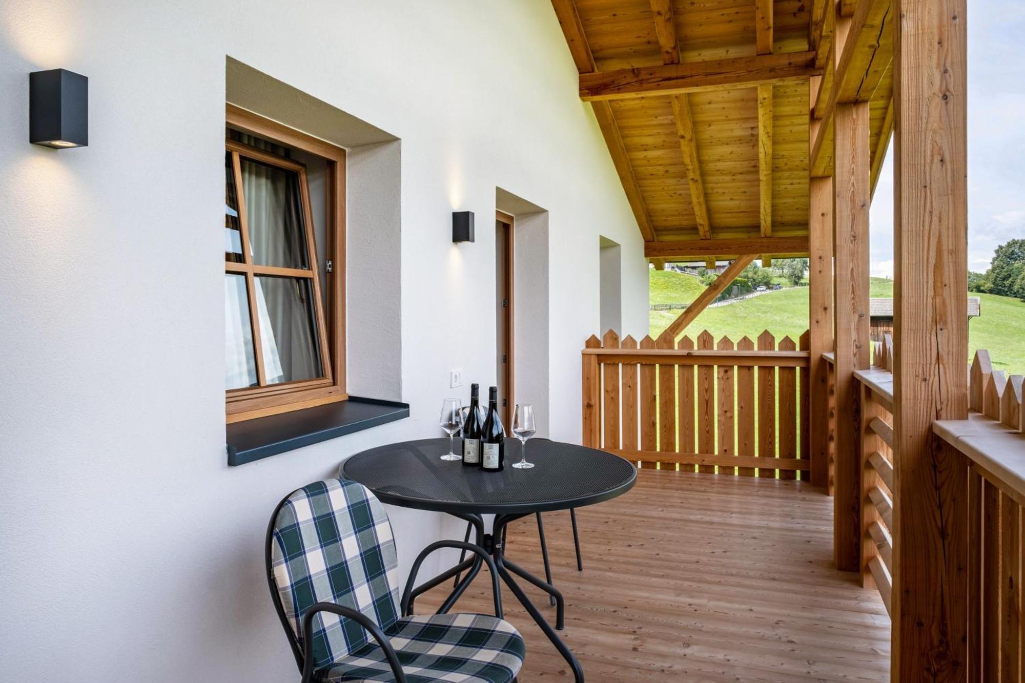 Haensel Und Gretel Schlosshof Umes Экстерьер фото