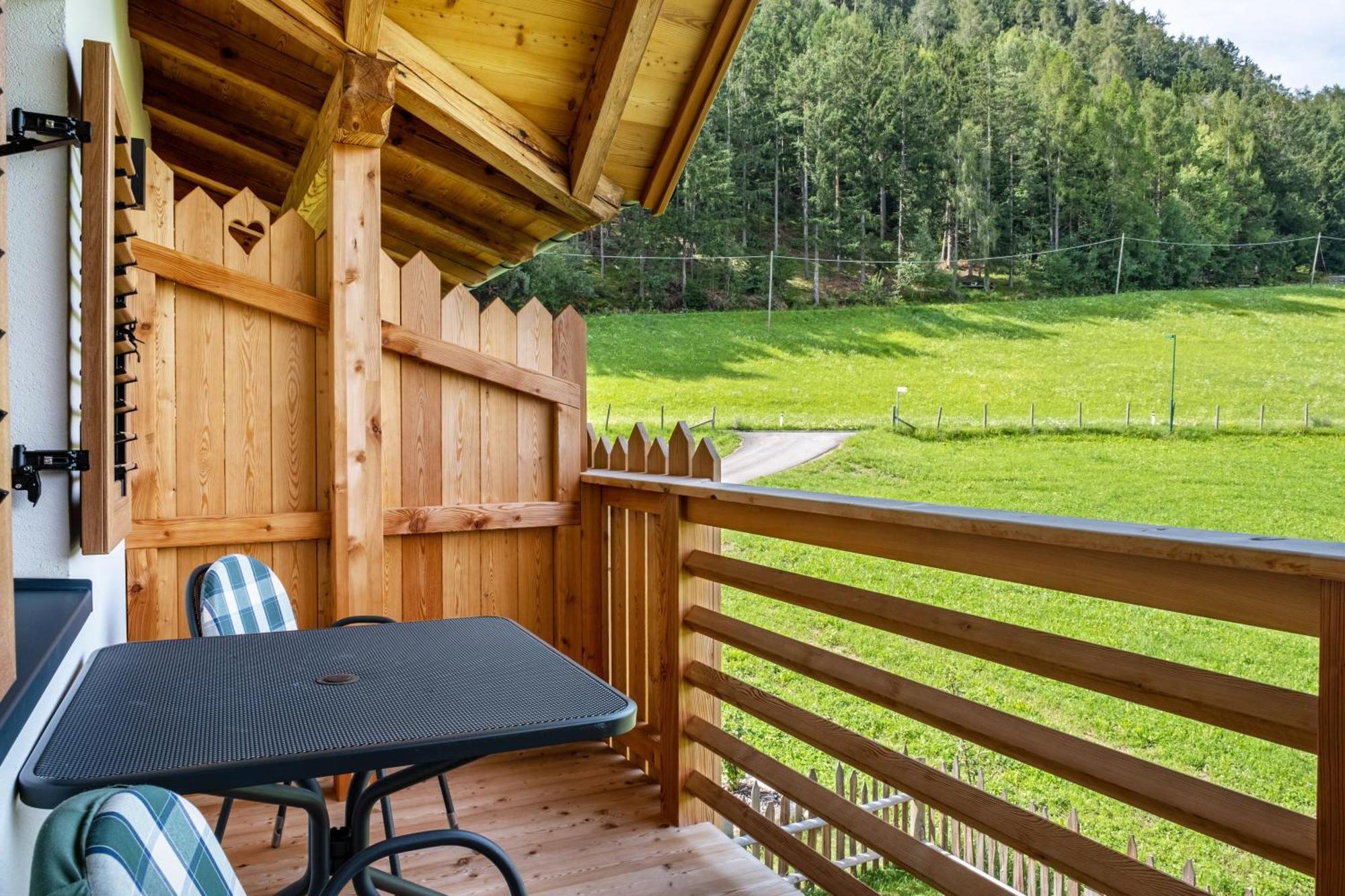 Haensel Und Gretel Schlosshof Umes Экстерьер фото