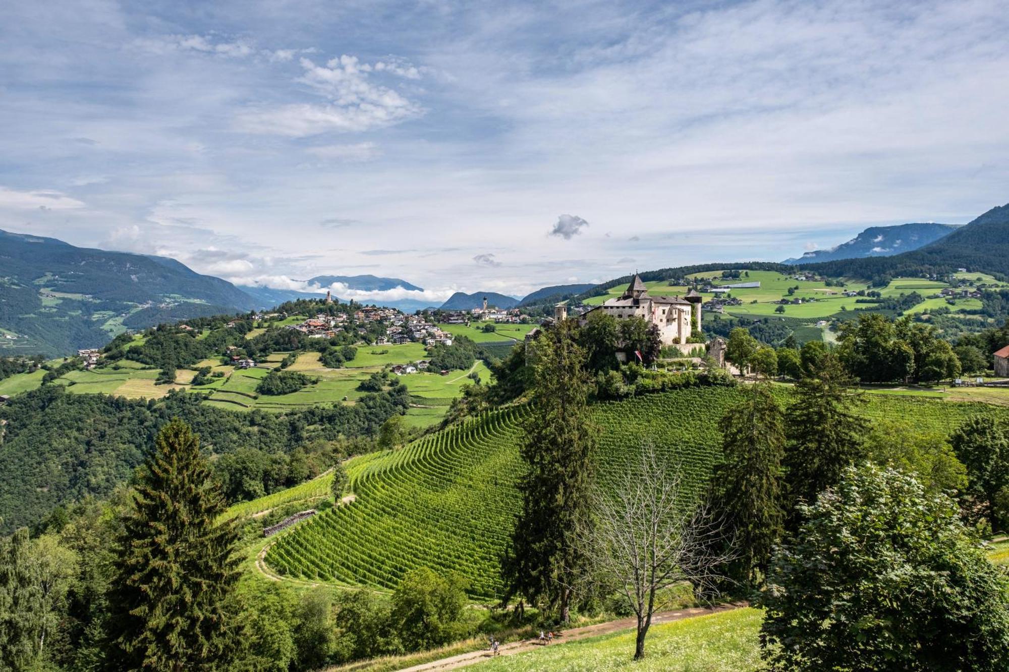 Haensel Und Gretel Schlosshof Umes Экстерьер фото